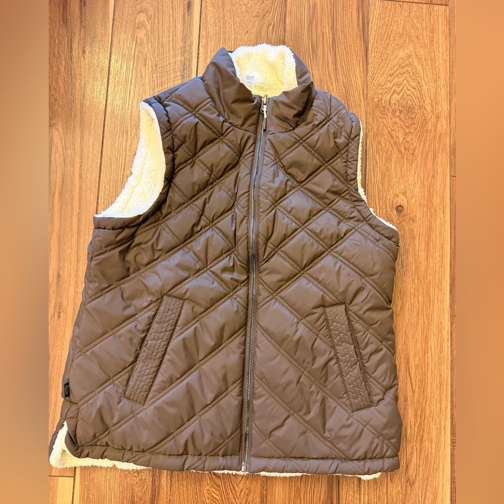 Free Country Quilted Brown Sherpa-Lined Vest